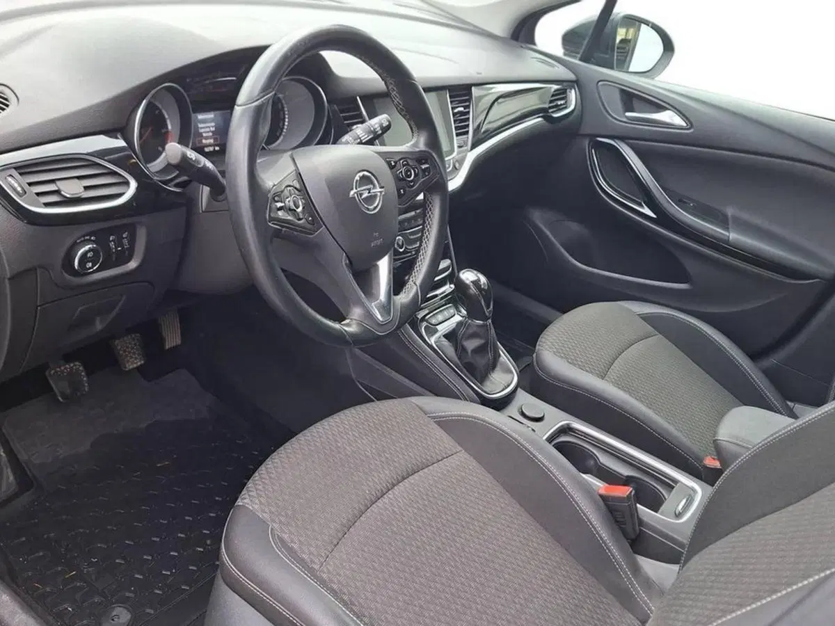 Opel Astra usata a Torino (9)