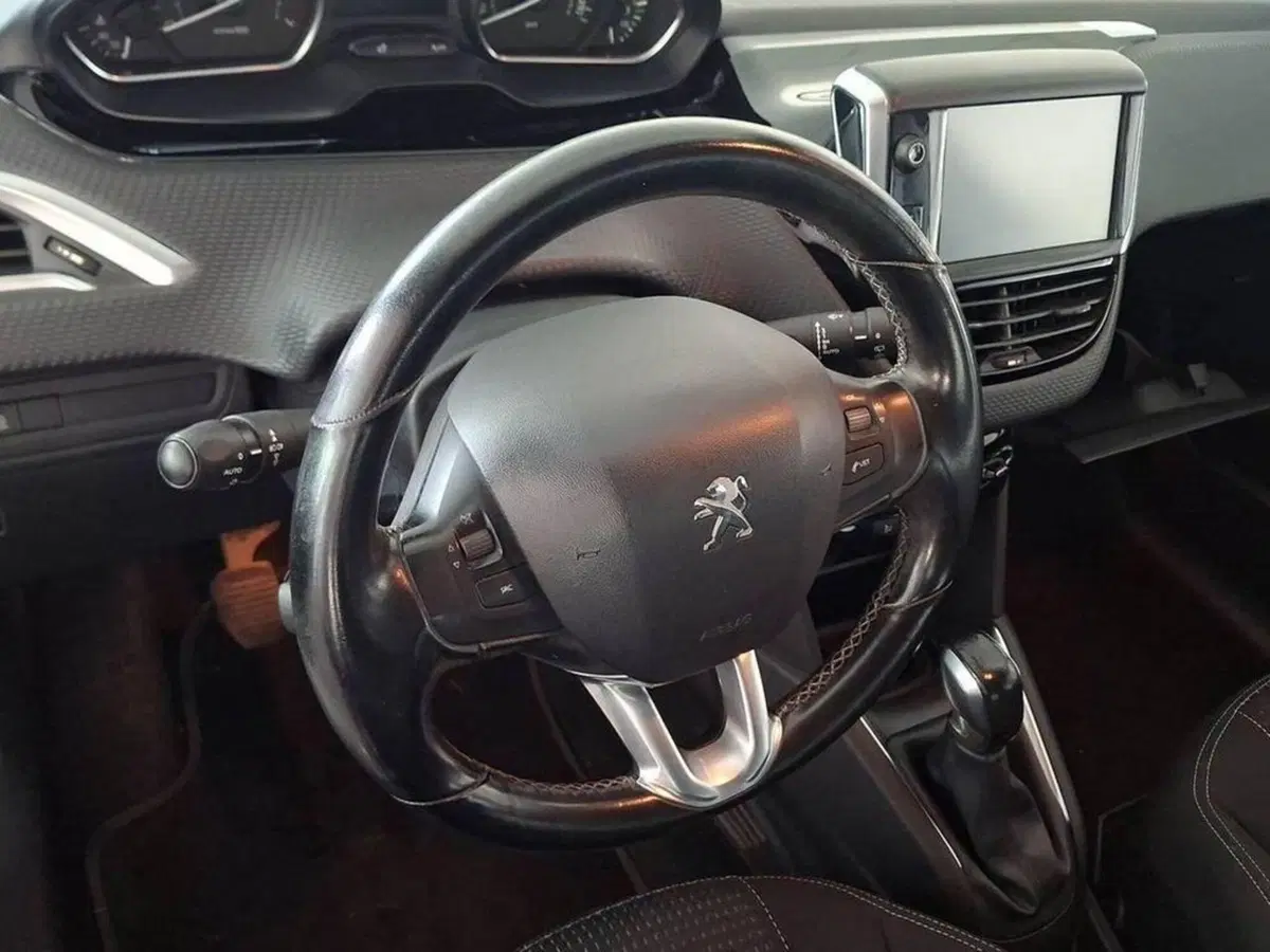 Peugeot 208 usata a Torino (10)