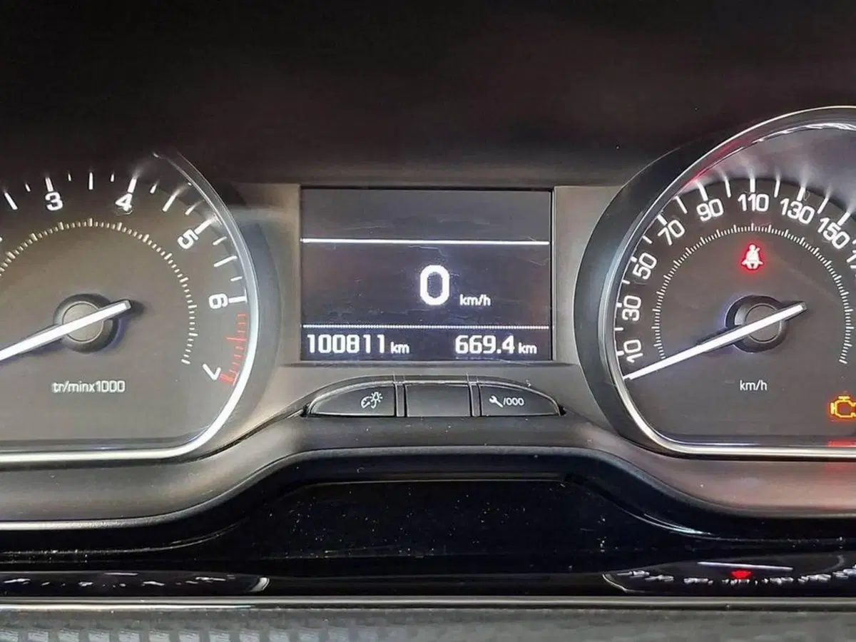 Peugeot 208 usata a Torino (6)
