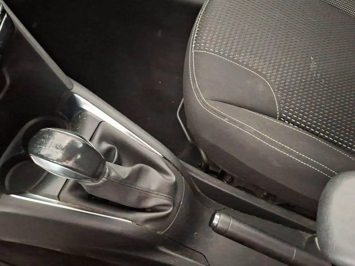 Peugeot 208 usata a Torino (8)