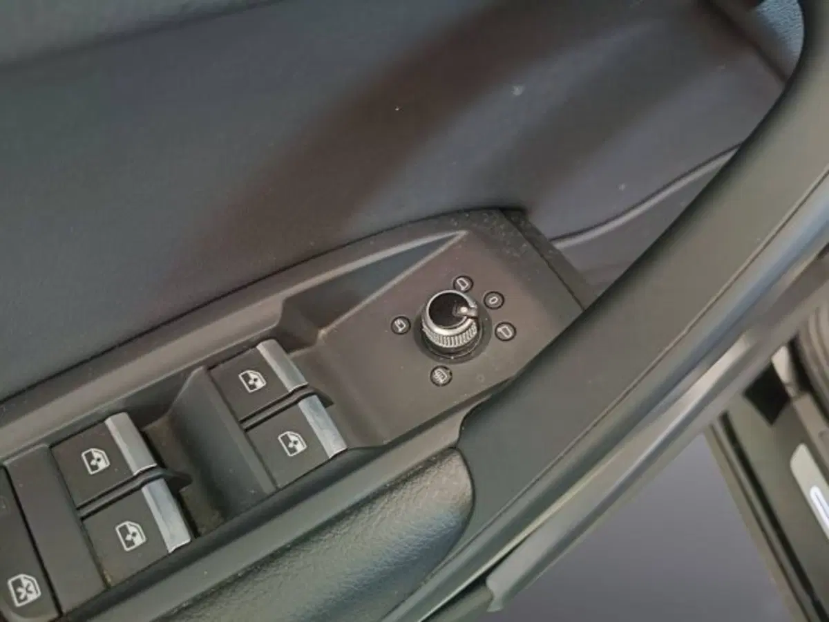 Audi Q5 Sportback usata a Teramo (18)