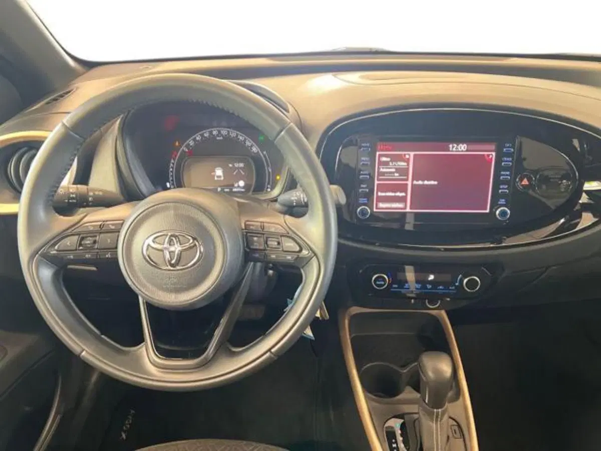 Toyota Aygo X usata a Vercelli (10)