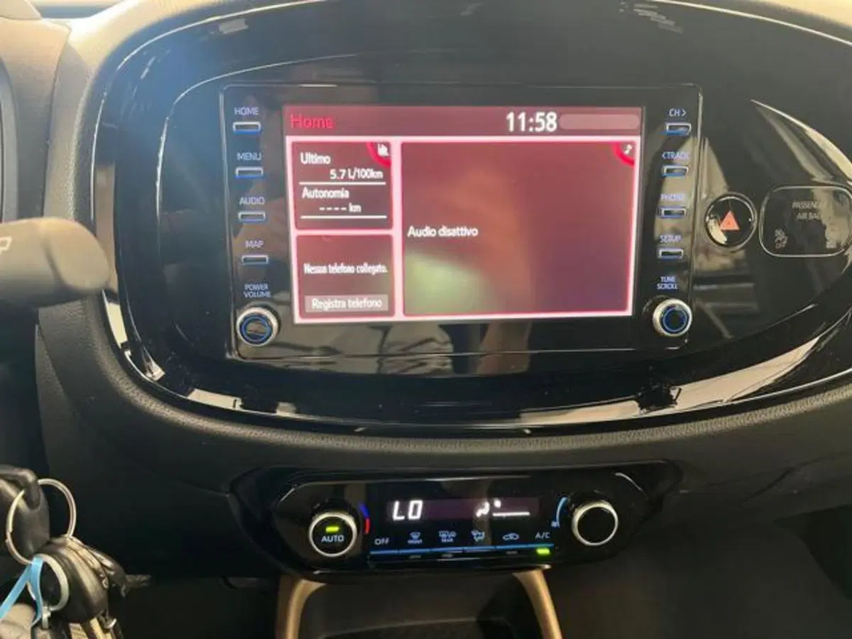 Toyota Aygo X usata a Vercelli (12)