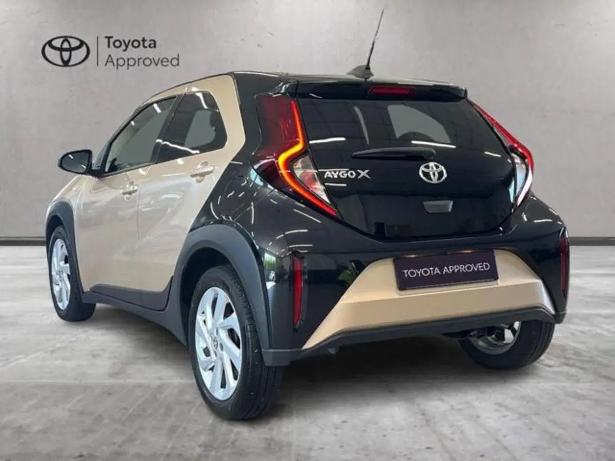 Toyota Aygo X usata a Vercelli (15)