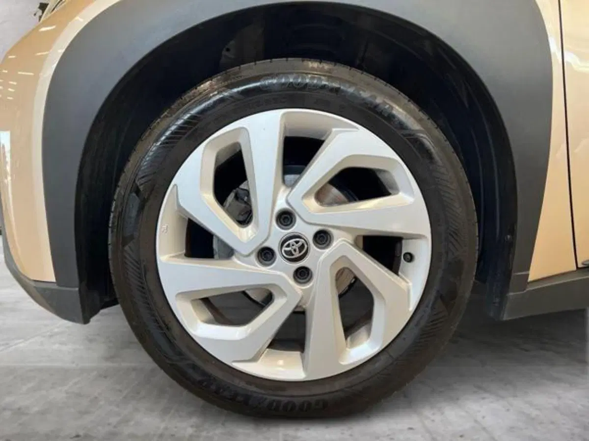 Toyota Aygo X usata a Vercelli (16)
