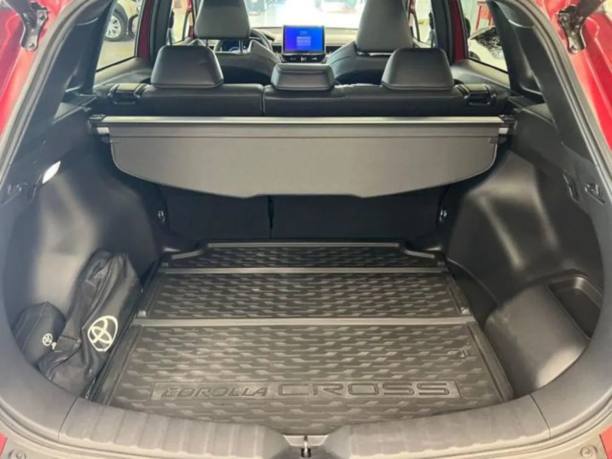 Toyota Corolla Cross Hybrid usata a Vercelli (11)