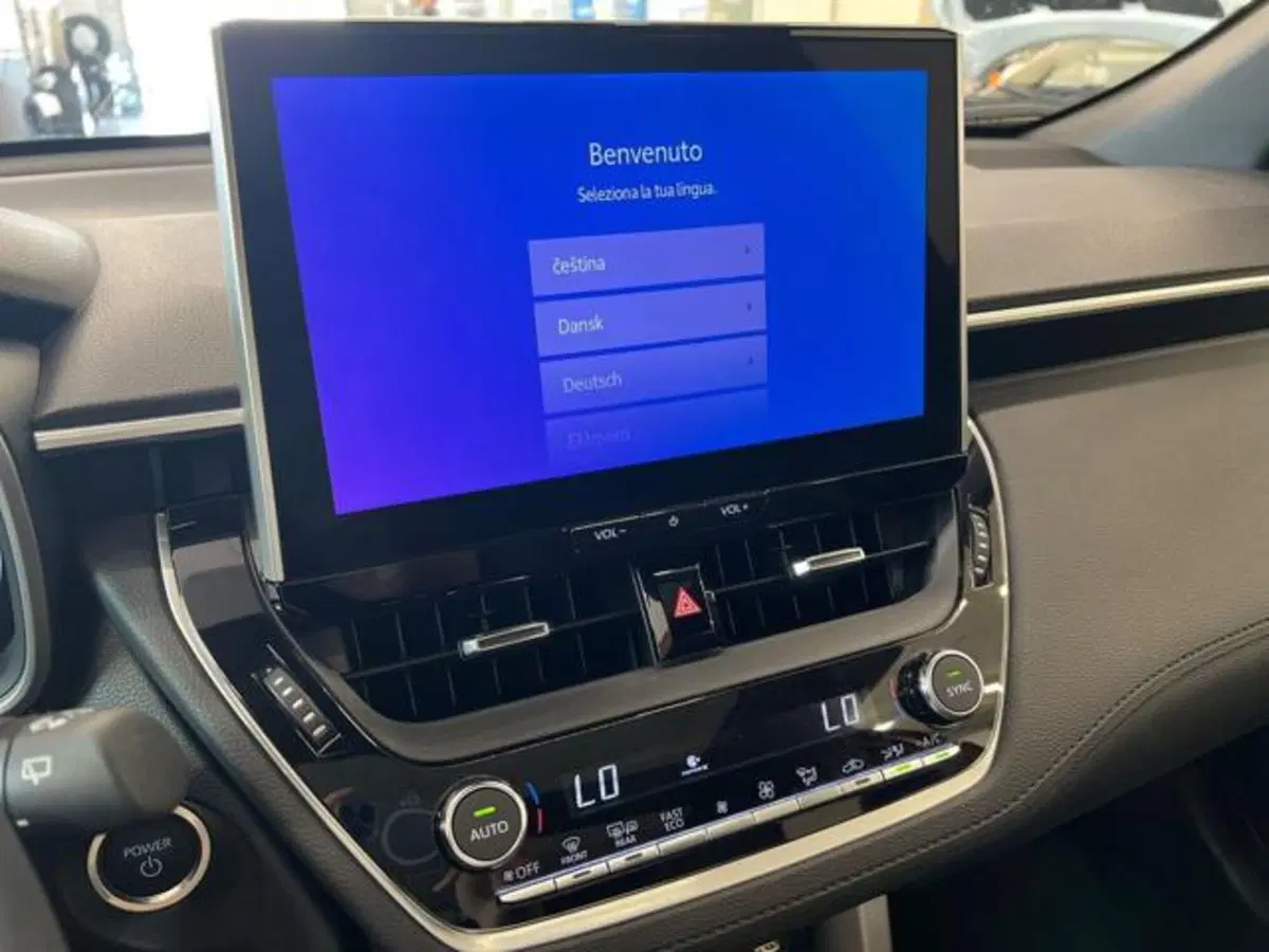 Toyota Corolla Cross Hybrid usata a Vercelli (12)