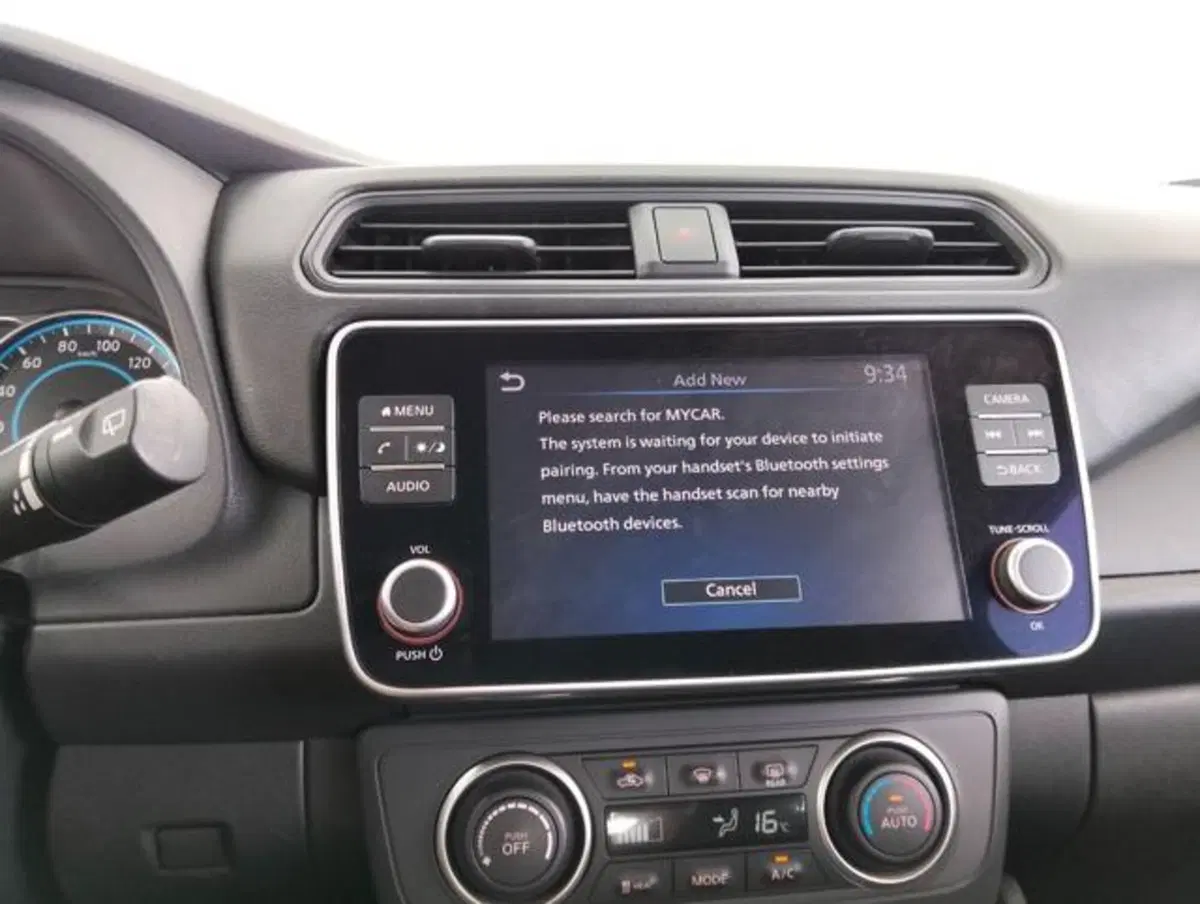 Nissan Leaf usata a Como (15)