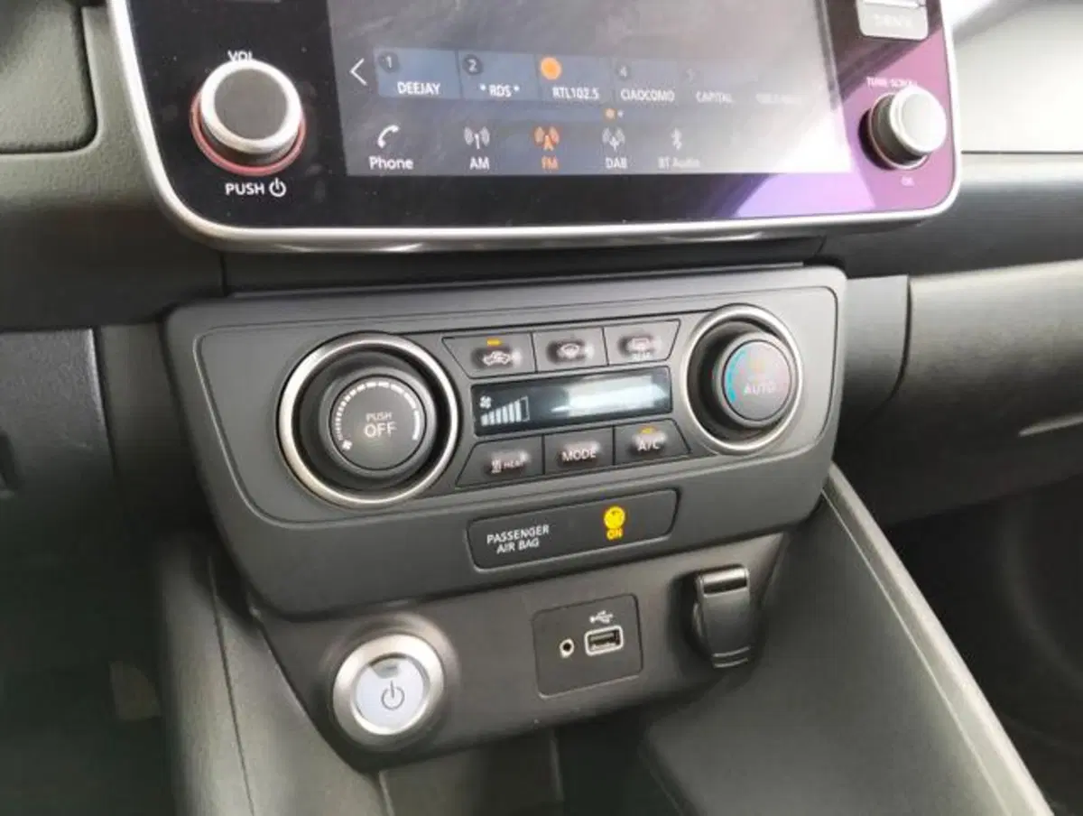Nissan Leaf usata a Como (17)