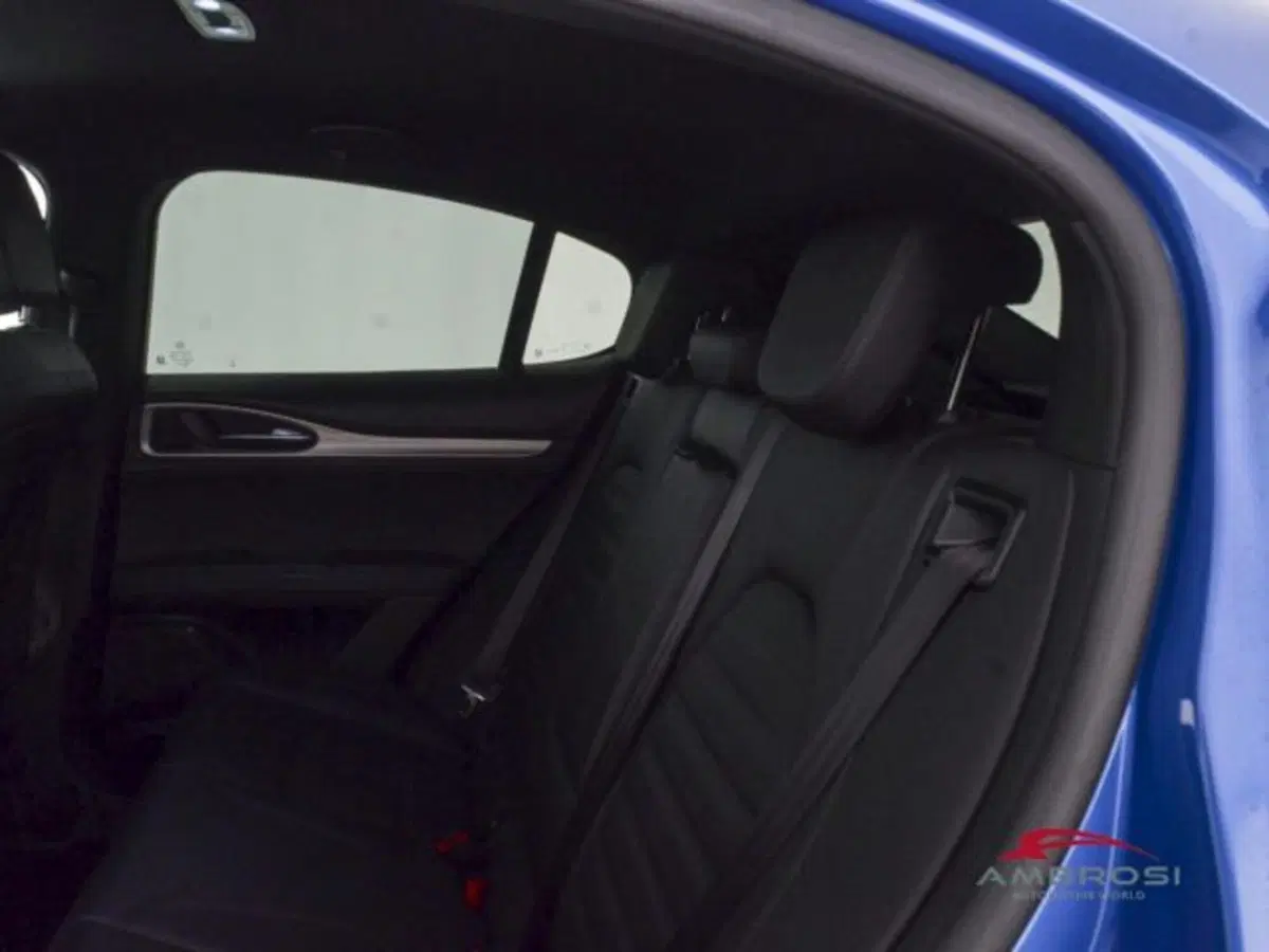 Alfa Romeo Stelvio usata a Perugia (10)
