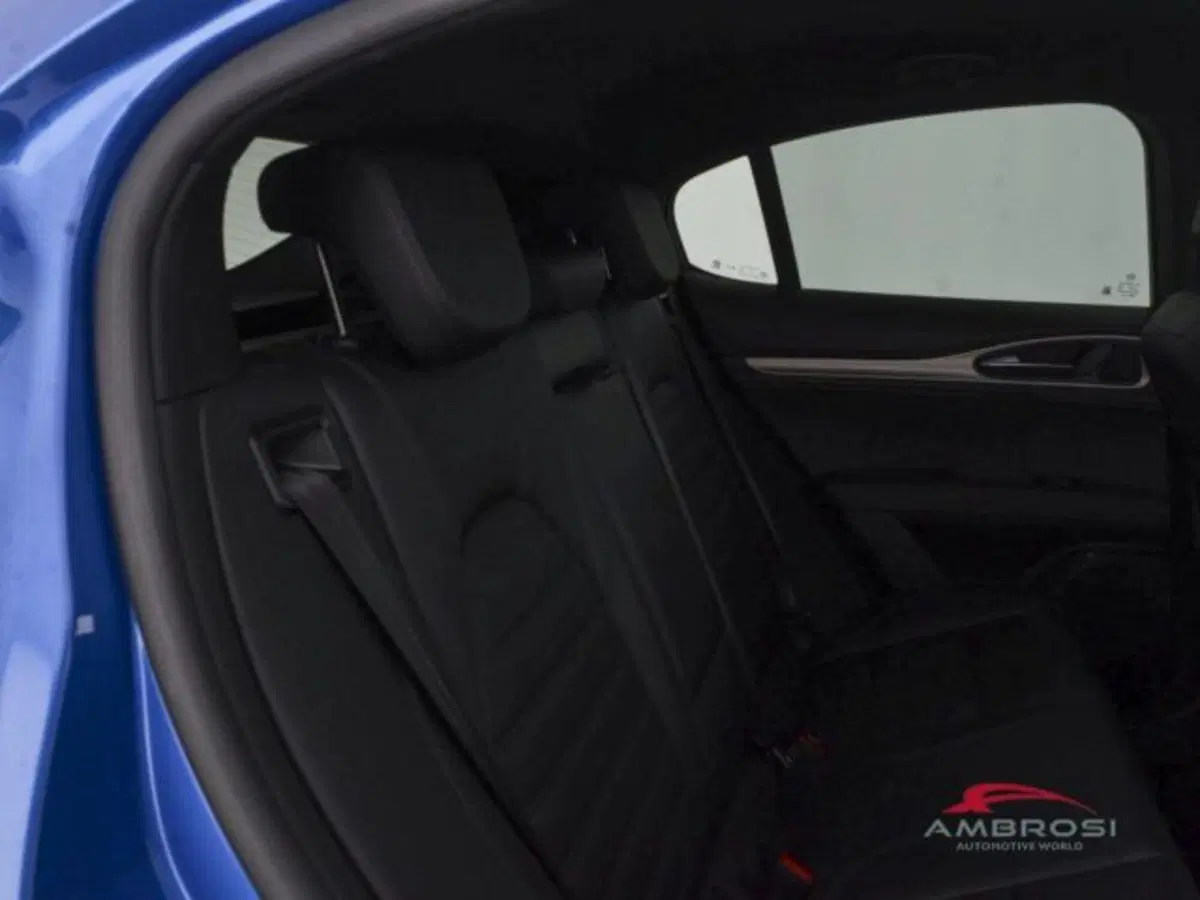 Alfa Romeo Stelvio usata a Perugia (11)