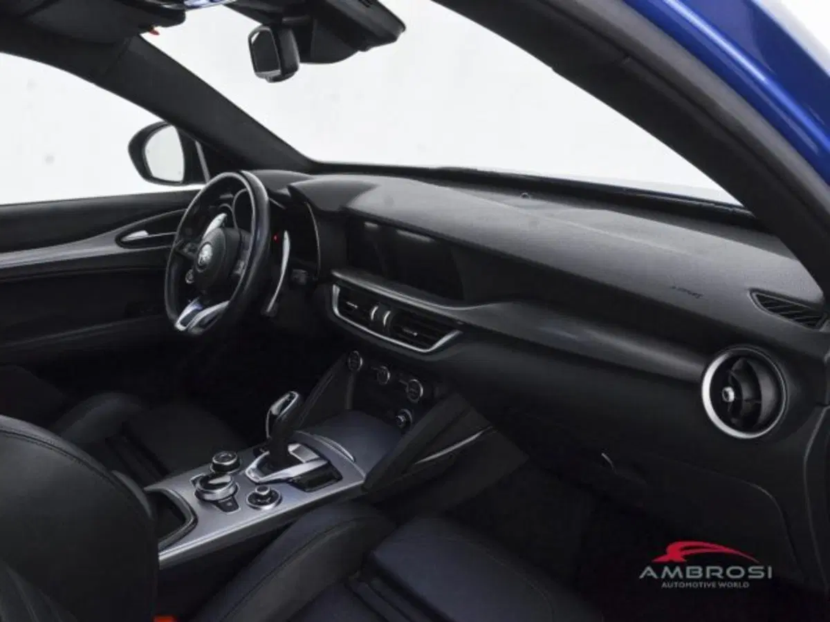 Alfa Romeo Stelvio usata a Perugia (12)
