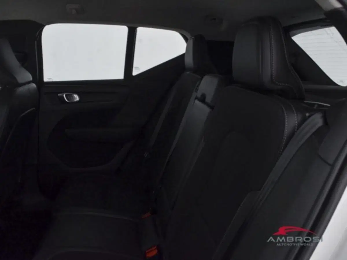 Volvo XC40 usata a Perugia (10)