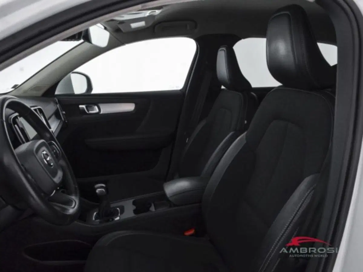 Volvo XC40 usata a Perugia (9)