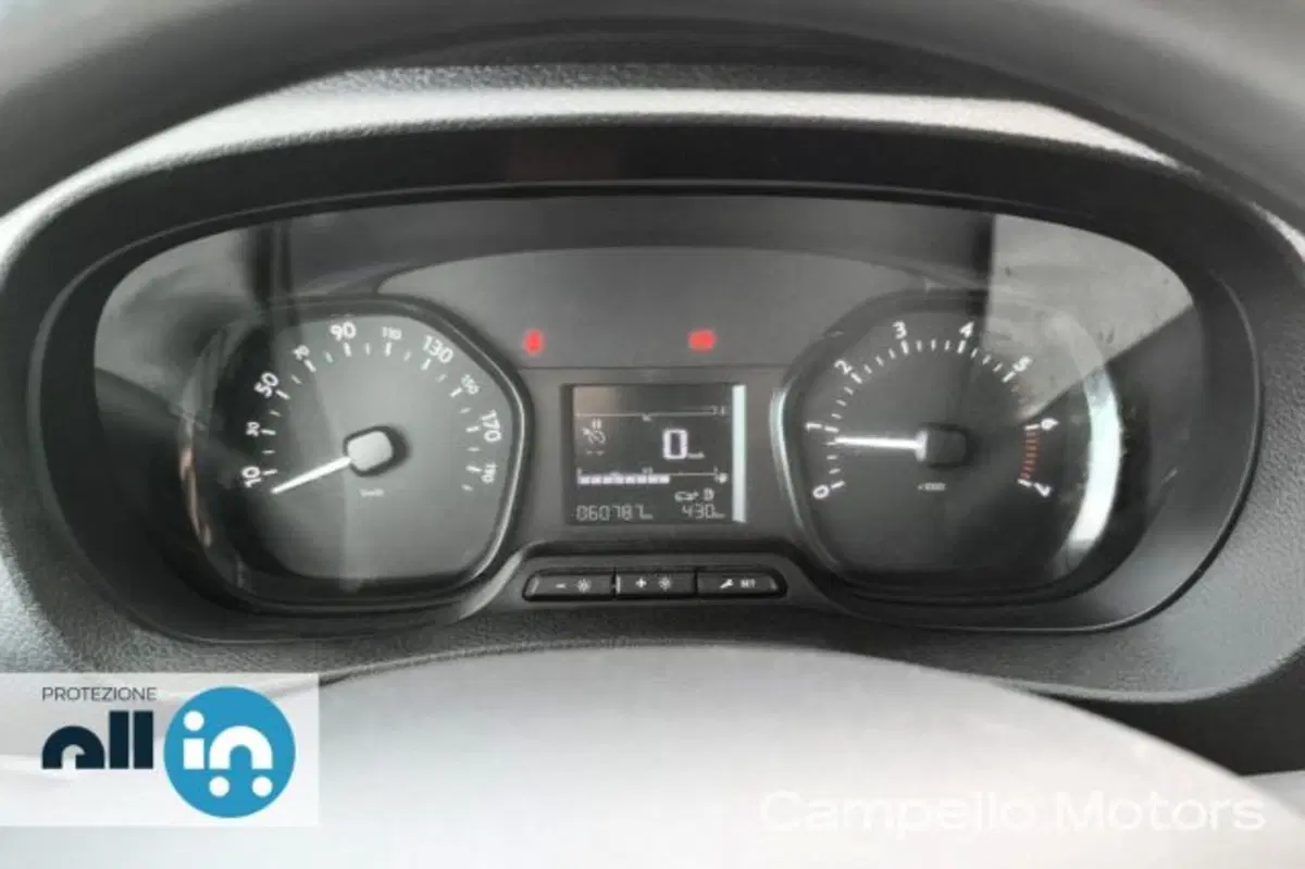 Opel Vivaro Furgone usata a Venezia (12)