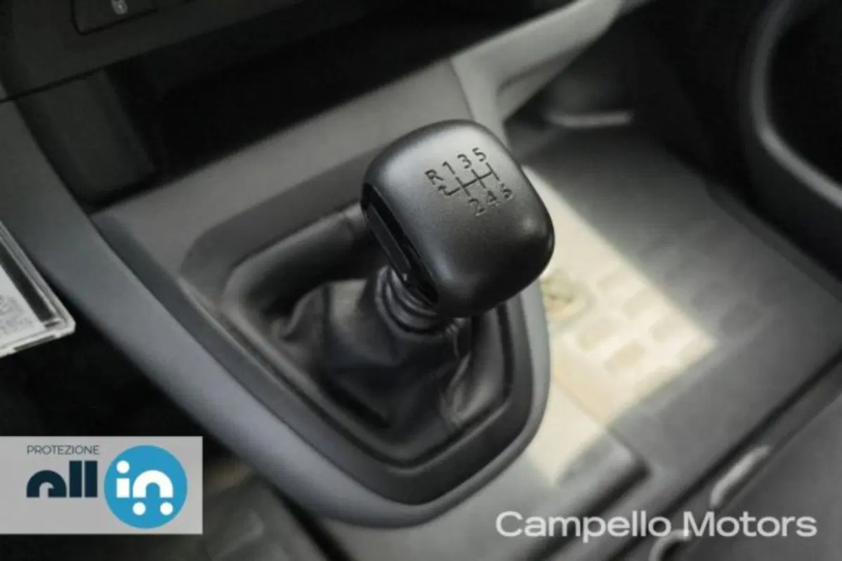 Opel Vivaro Furgone usata a Venezia (16)