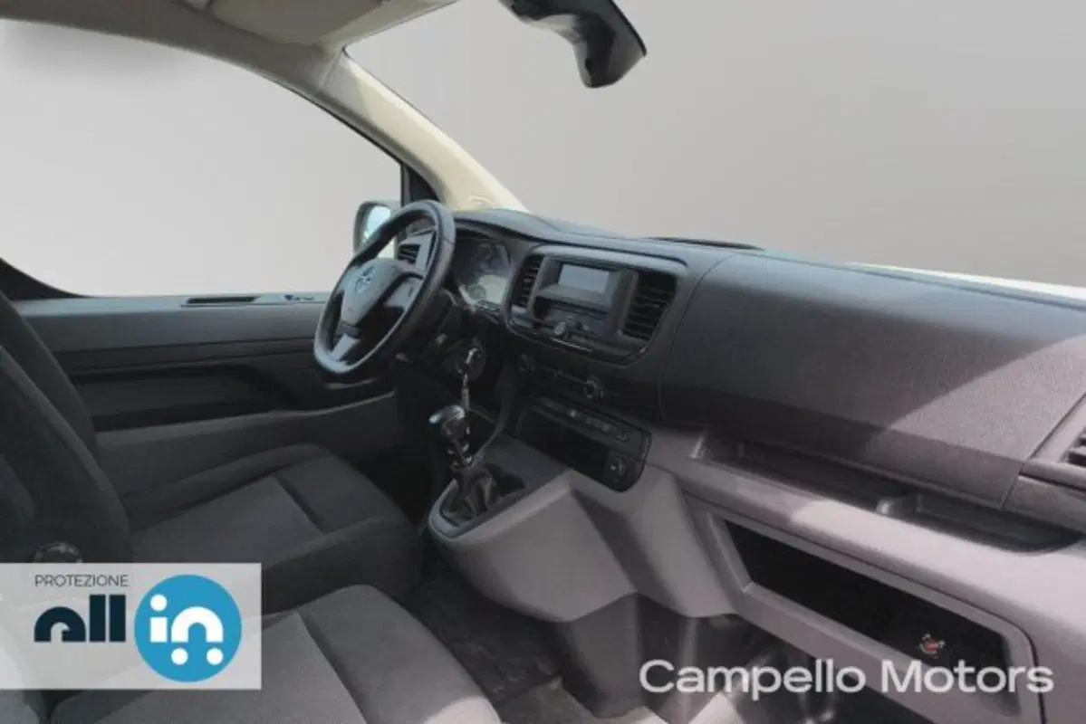 Opel Vivaro Furgone usata a Venezia (17)