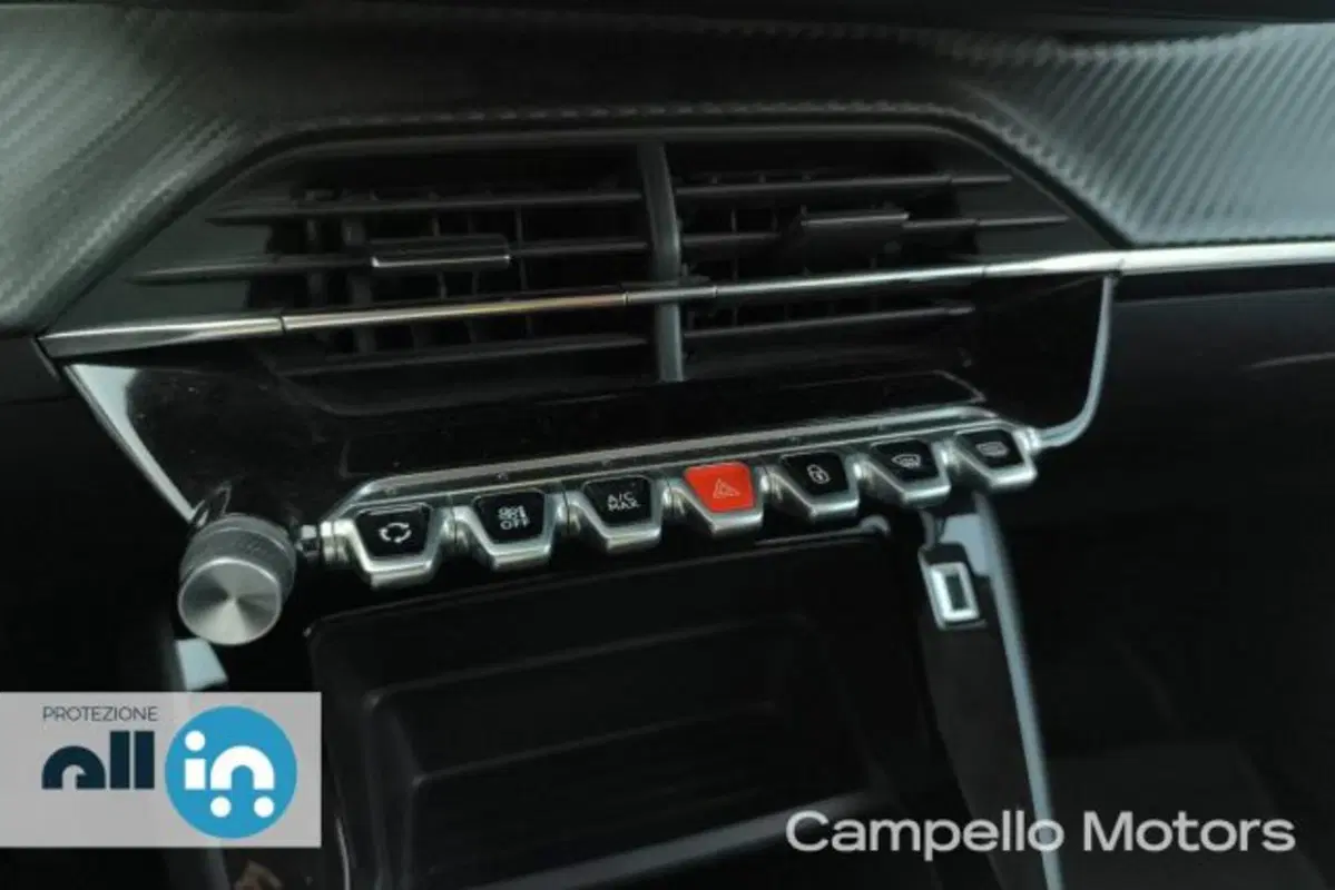Peugeot 208 usata a Venezia (12)