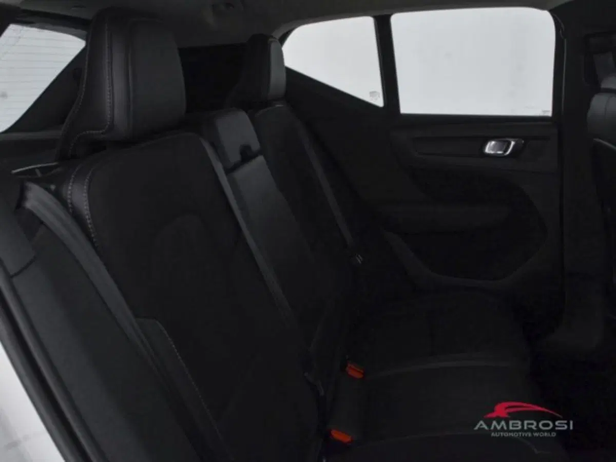 Volvo XC40 usata a Perugia (11)