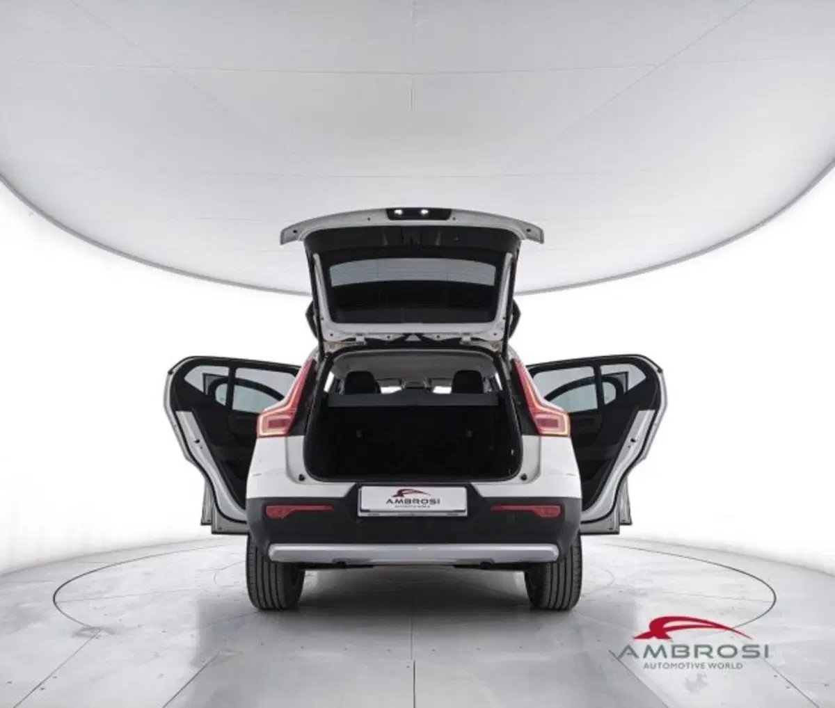 Volvo XC40 usata a Perugia (7)