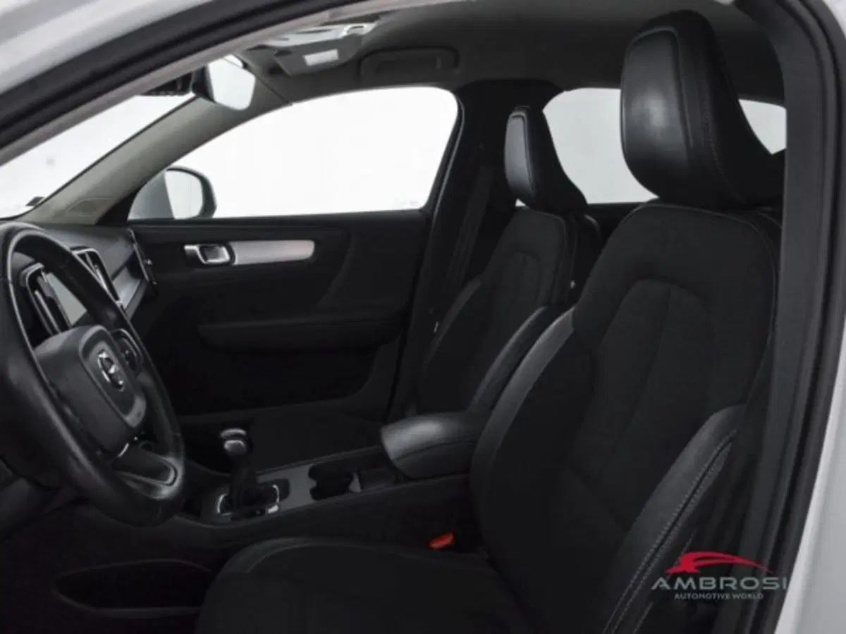 Volvo XC40 usata a Perugia (9)