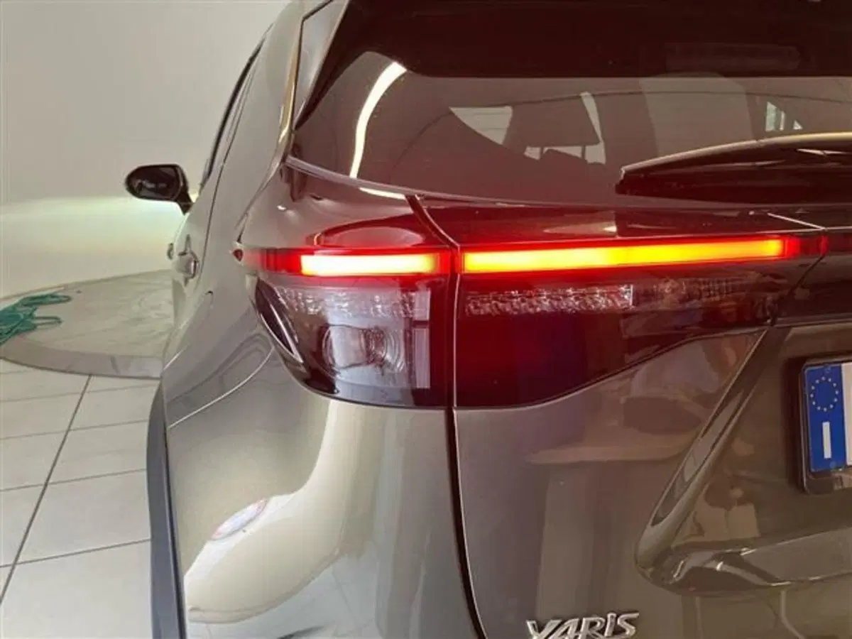 Toyota Yaris Cross usata a Como (8)