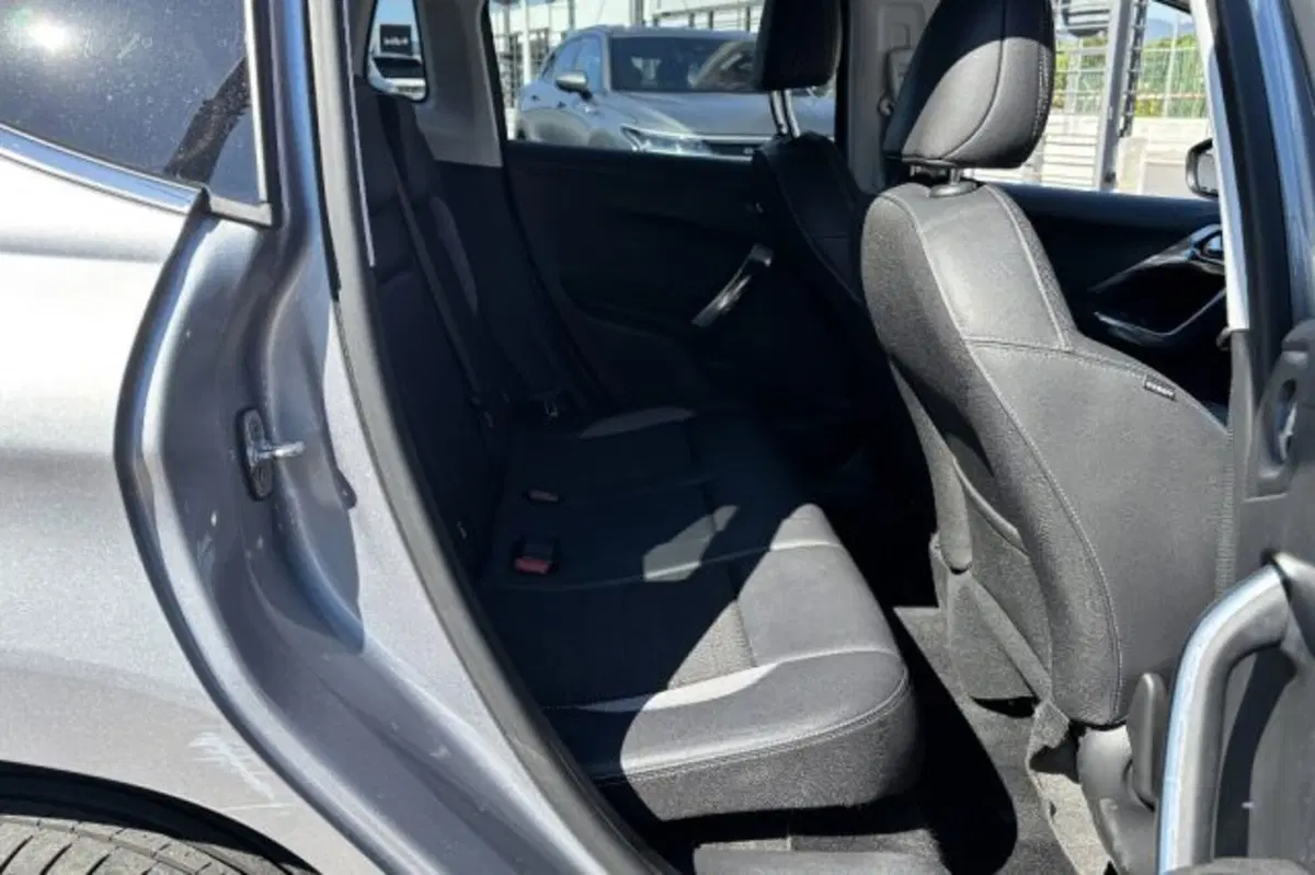 Peugeot 2008 usata a Latina (10)