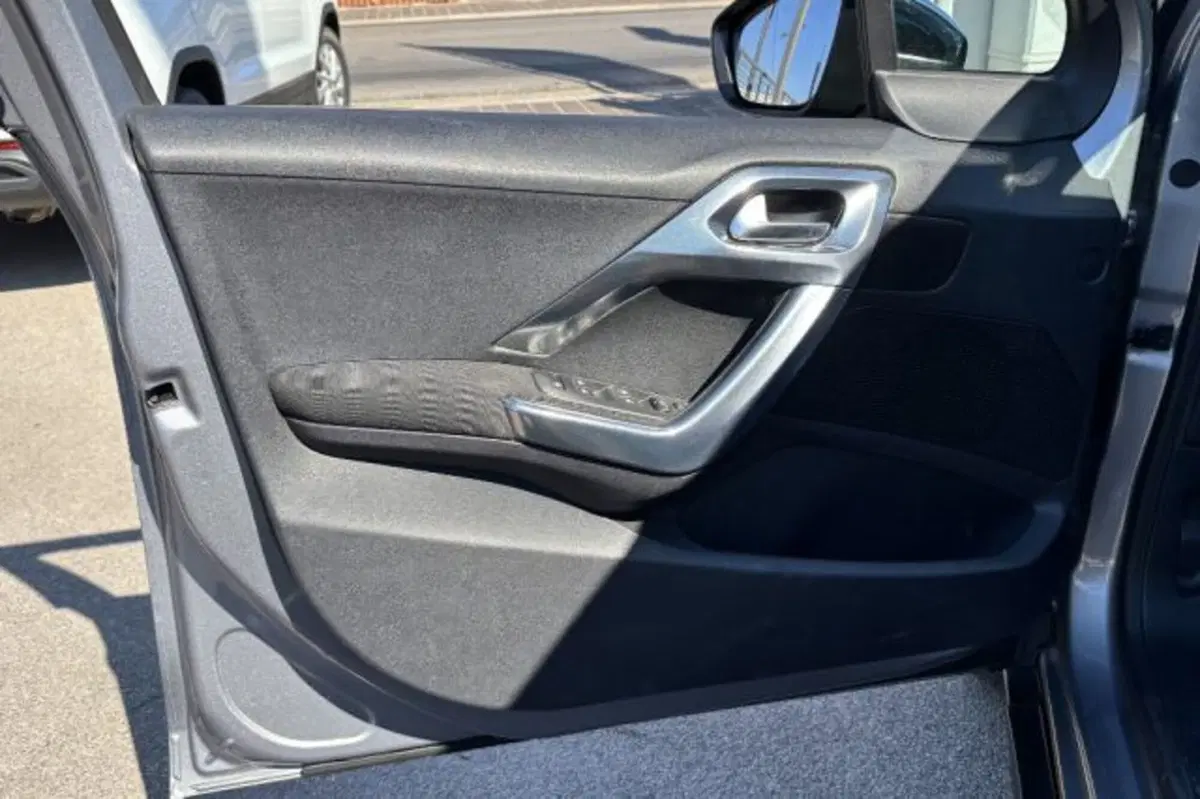 Peugeot 2008 usata a Latina (12)