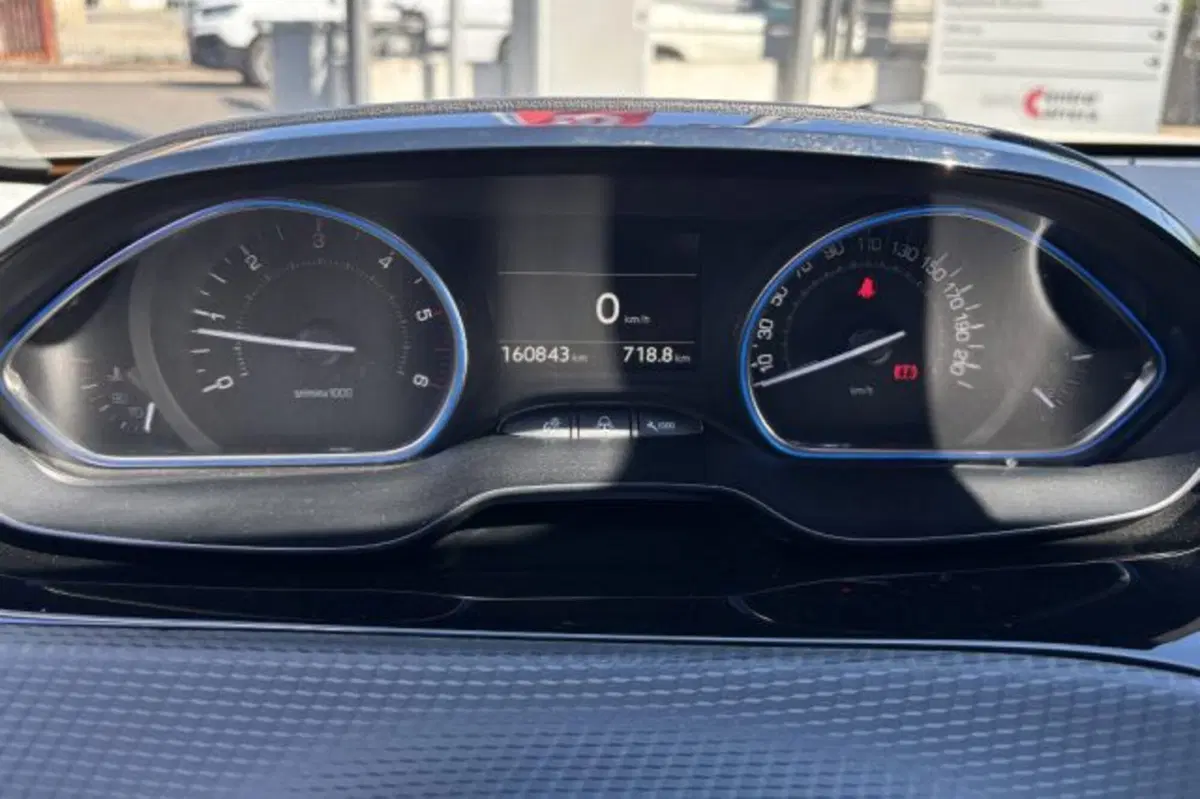 Peugeot 2008 usata a Latina (13)