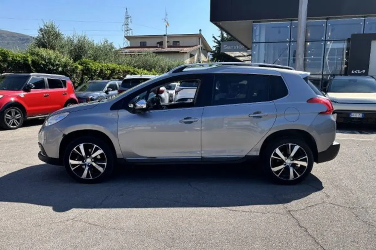 Peugeot 2008 usata a Latina (4)