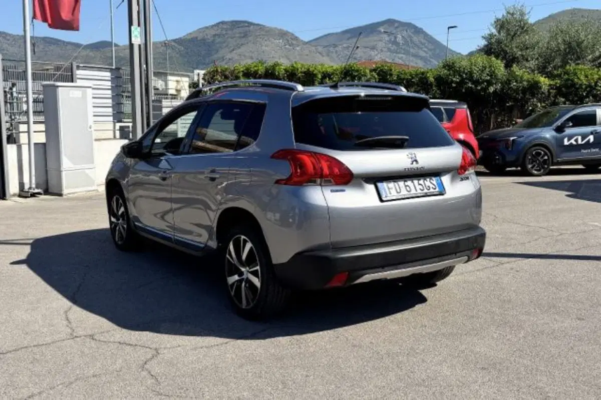 Peugeot 2008 usata a Latina (5)