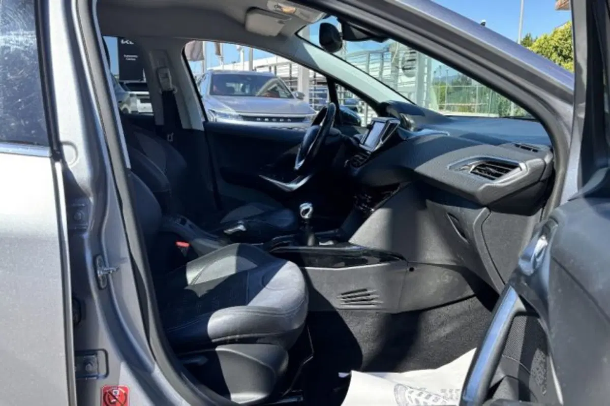 Peugeot 2008 usata a Latina (8)