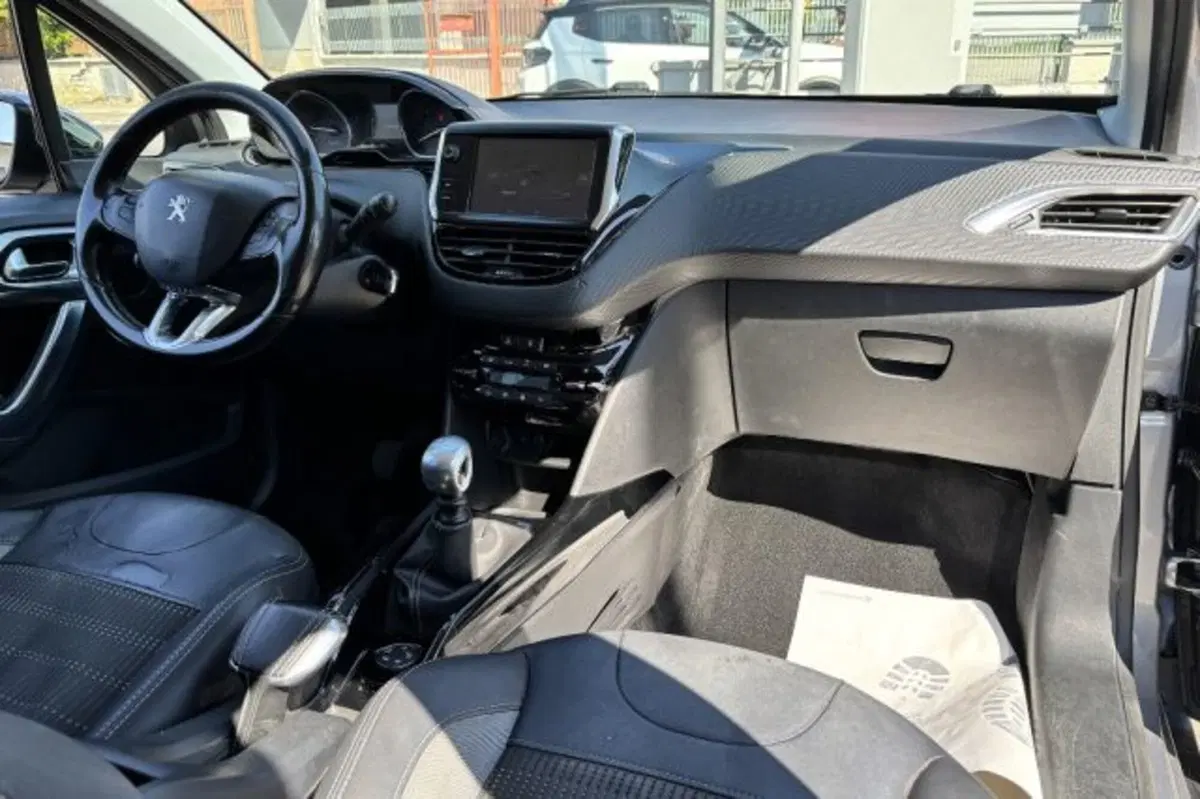 Peugeot 2008 usata a Latina (9)