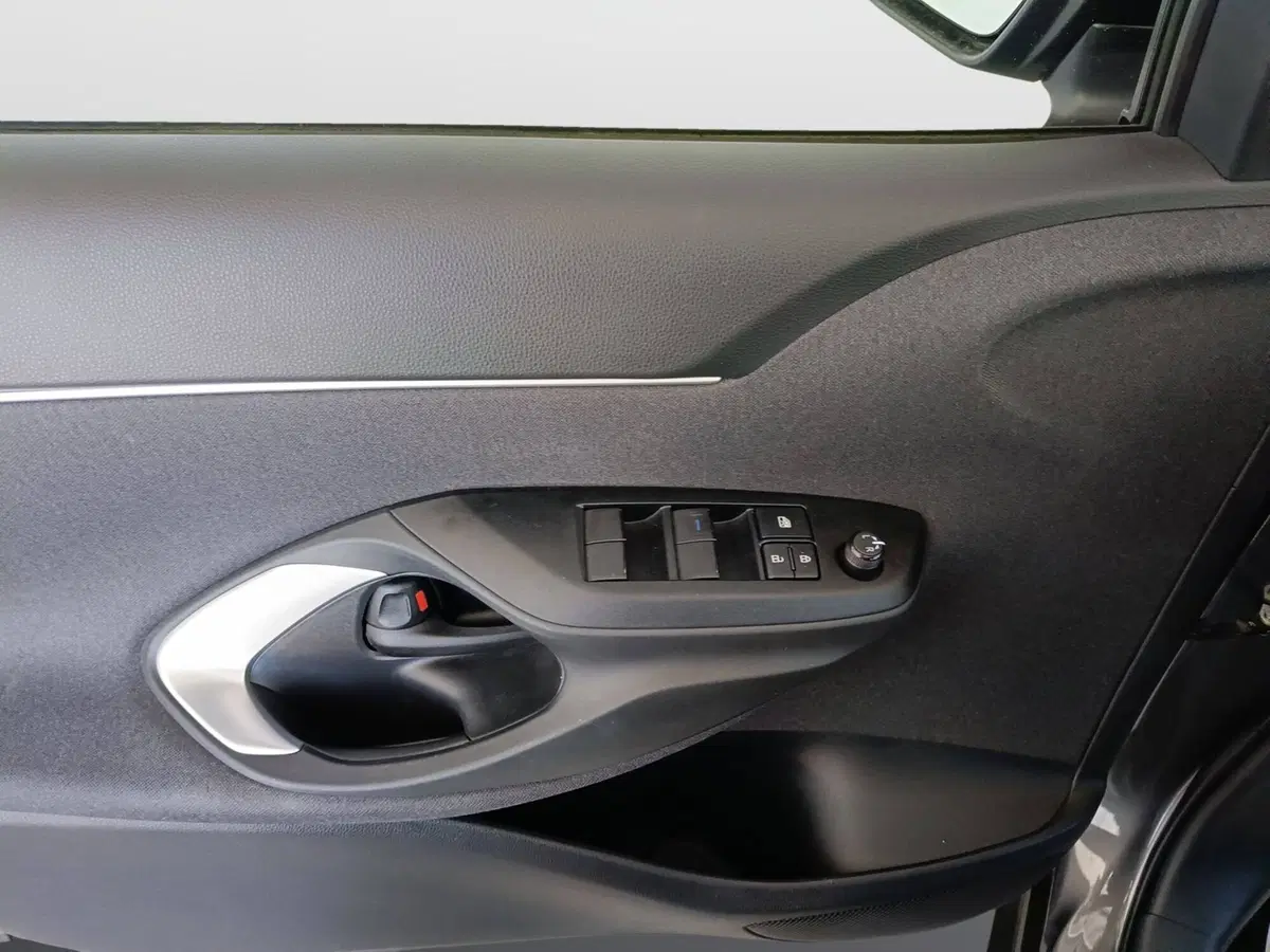 Toyota Yaris Cross usata a Ascoli Piceno (17)