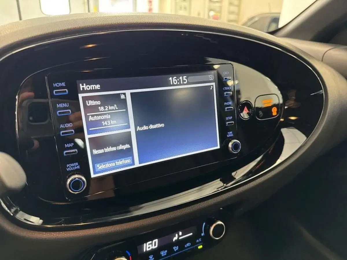 Toyota Aygo X usata a Prato (13)