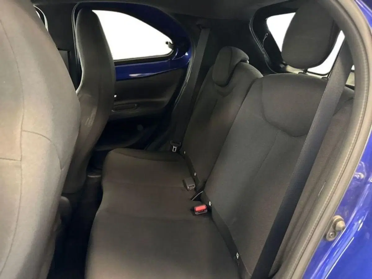 Toyota Aygo X usata a Prato (14)