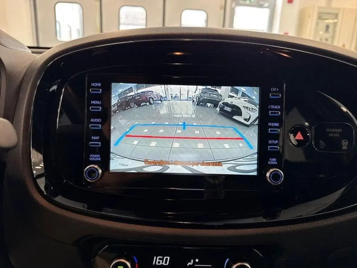 Toyota Aygo X usata a Prato (15)