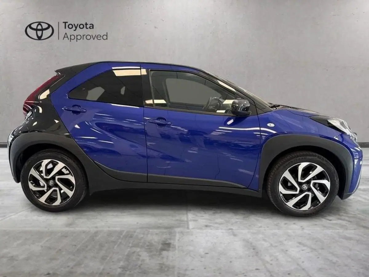 Toyota Aygo X usata a Prato (5)
