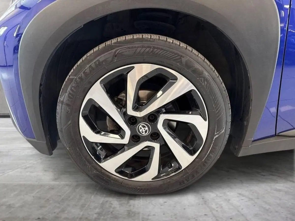 Toyota Aygo X usata a Prato (8)