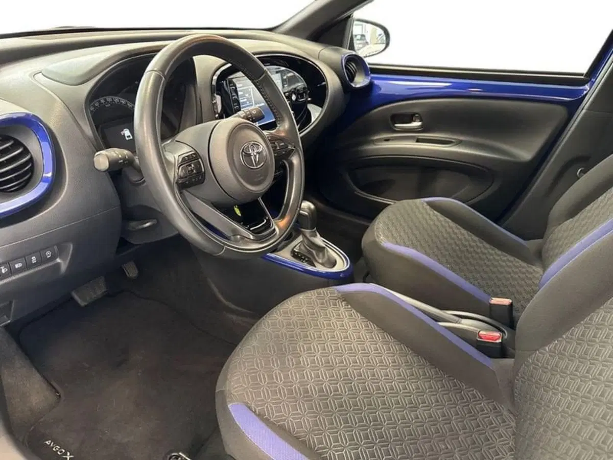 Toyota Aygo X usata a Prato (9)