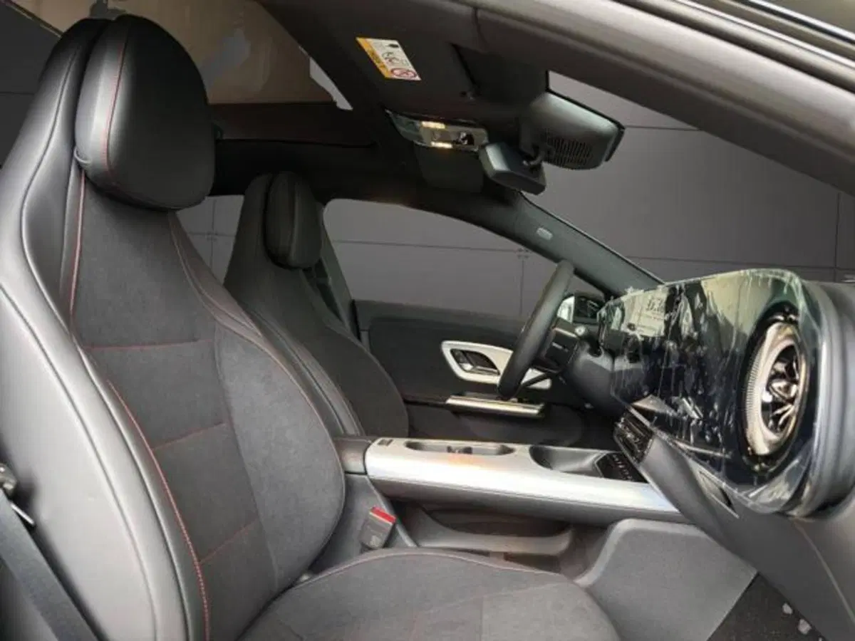 Mercedes-Benz CLA nuova a Milano (14)