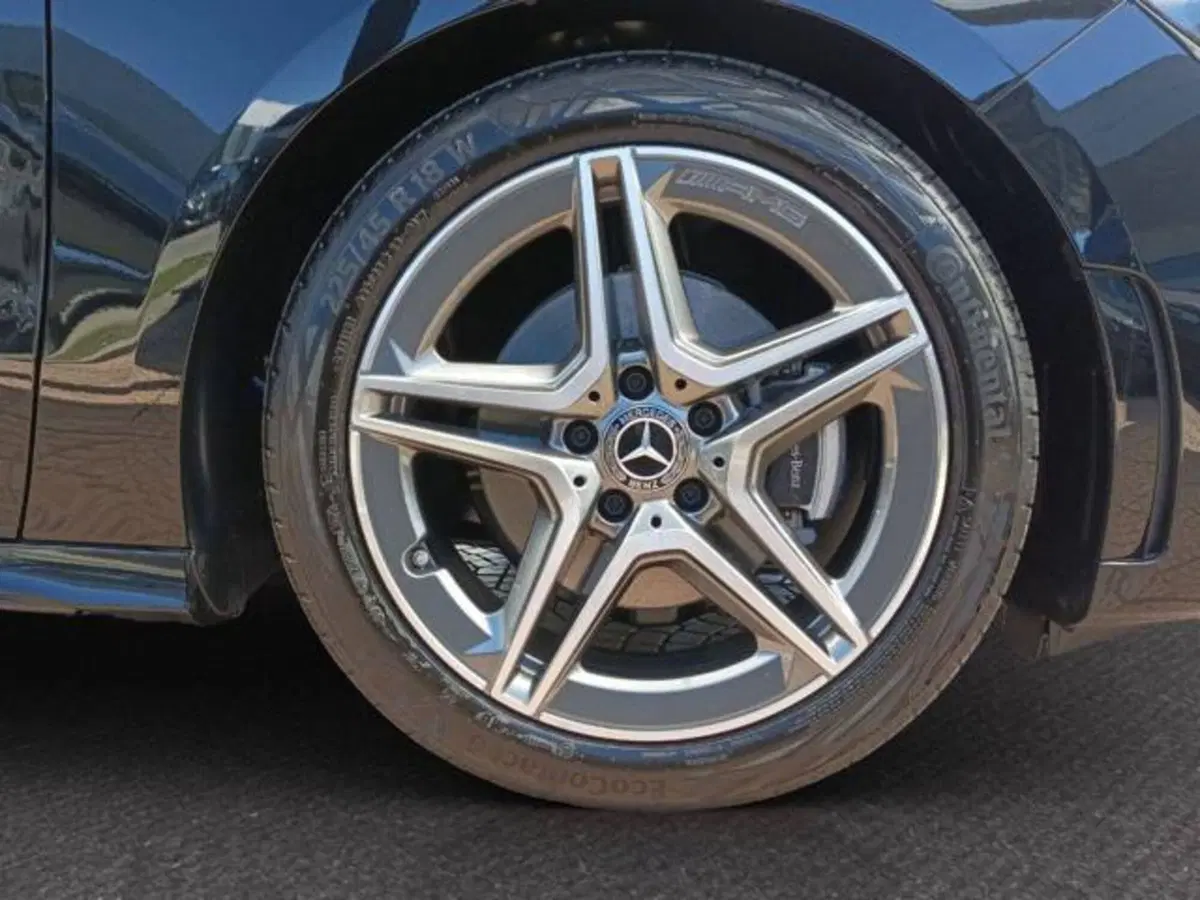Mercedes-Benz Classe B nuova a Milano (17)