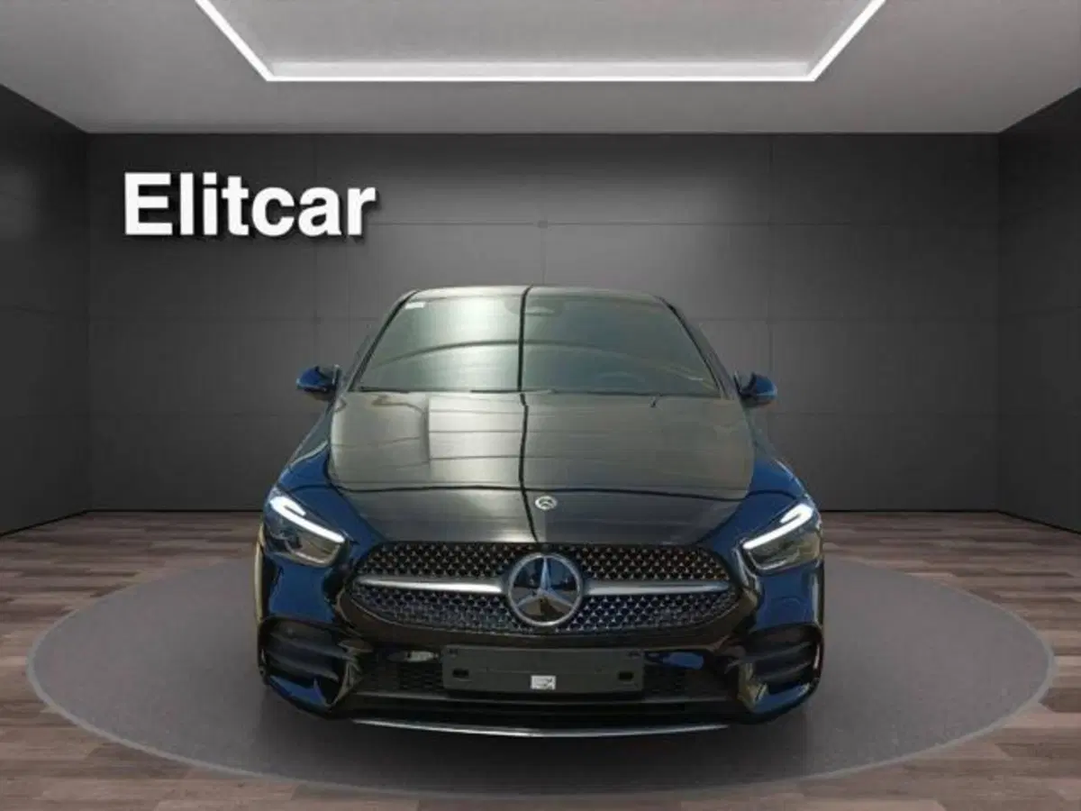 Mercedes-Benz Classe B nuova a Milano (3)