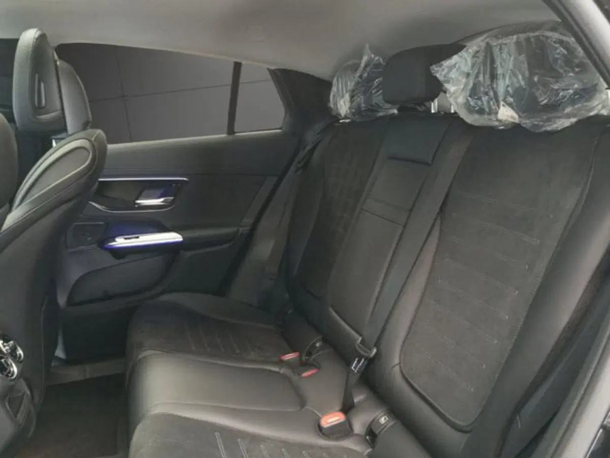 Mercedes-Benz GLC nuova a Milano (10)