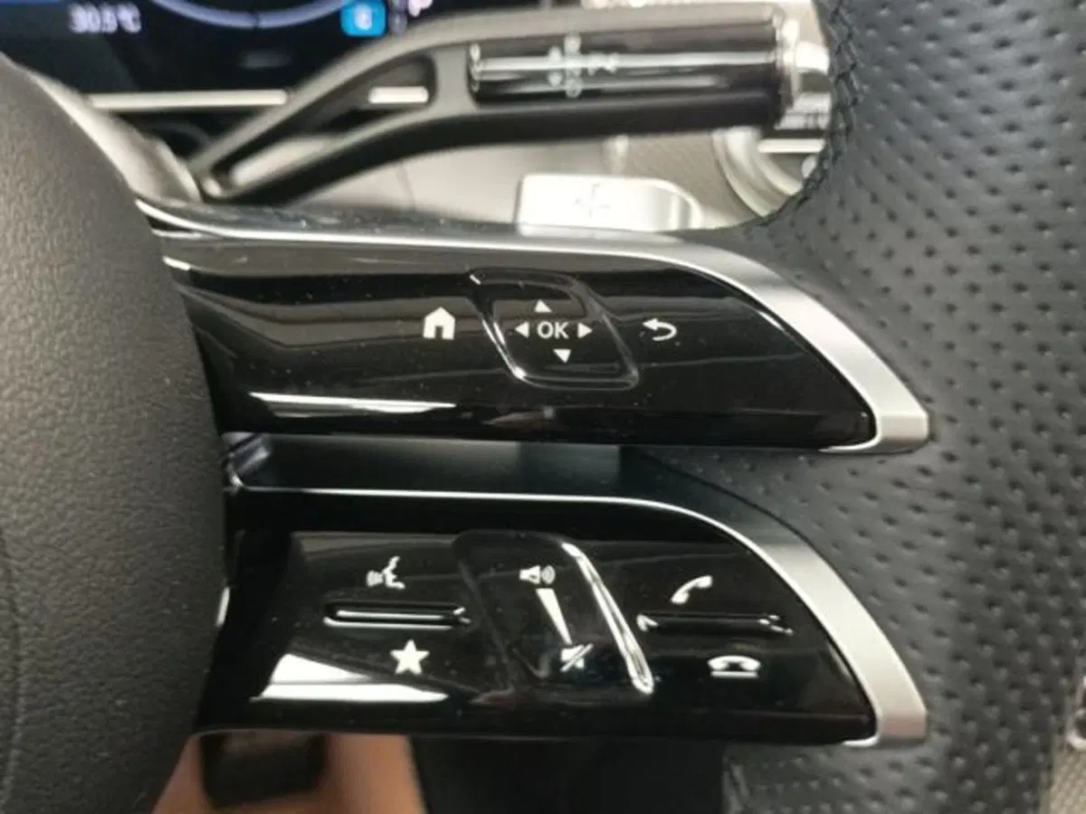 Mercedes-Benz GLC nuova a Milano (19)
