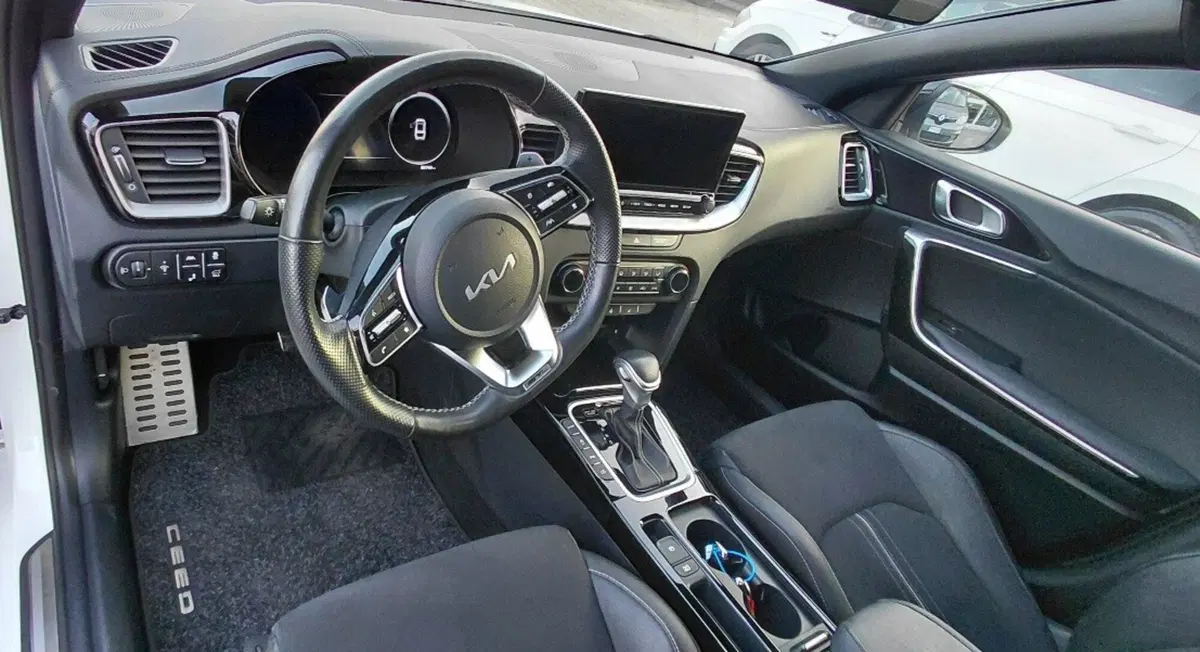 Kia ProCeed usata a Cosenza (10)