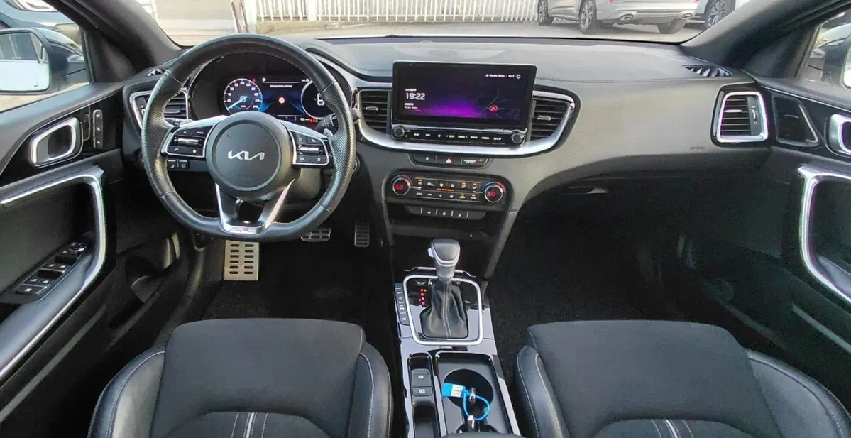 Kia ProCeed usata a Cosenza (11)