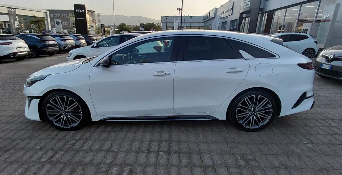 Kia ProCeed usata a Cosenza (8)
