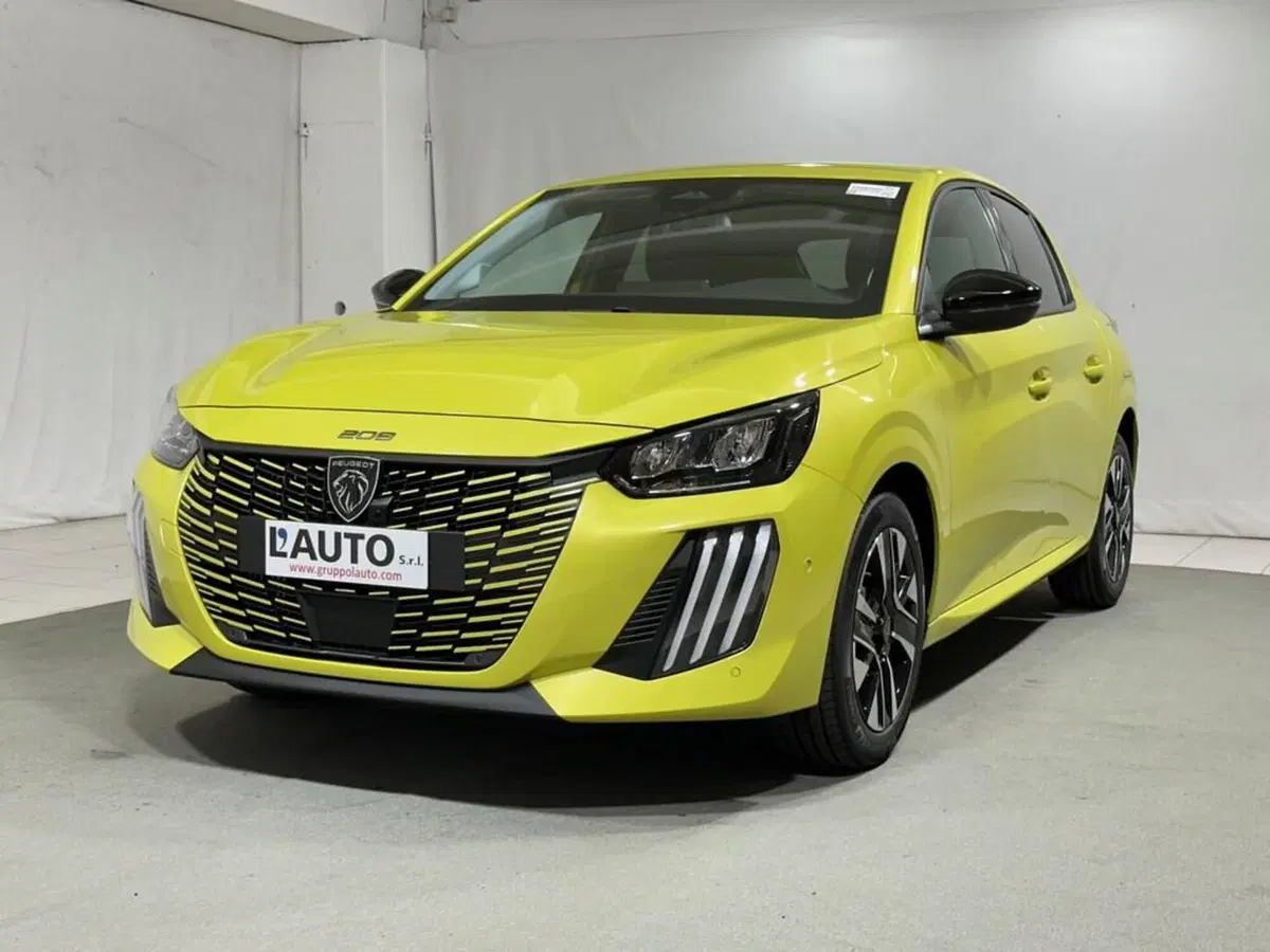 Peugeot 208 nuova a Sondrio
