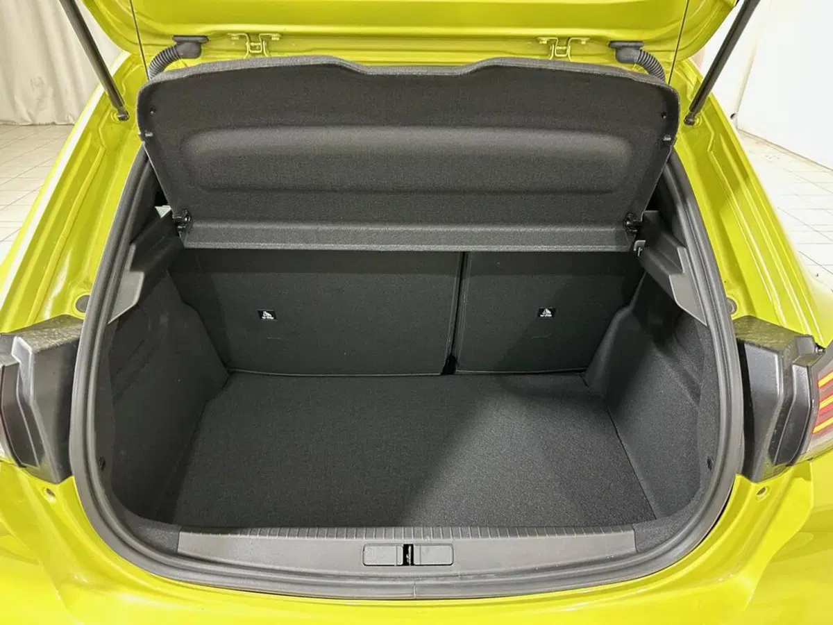 Peugeot 208 nuova a Sondrio (11)